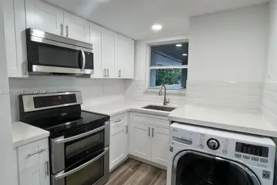 310 Fontainebleau Blvd #204, Miami: photo 1 of 17