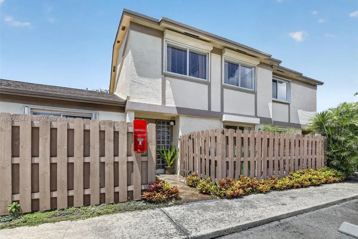 10725 NW 30th Pl #4, Sunrise: photo 1 of 56
