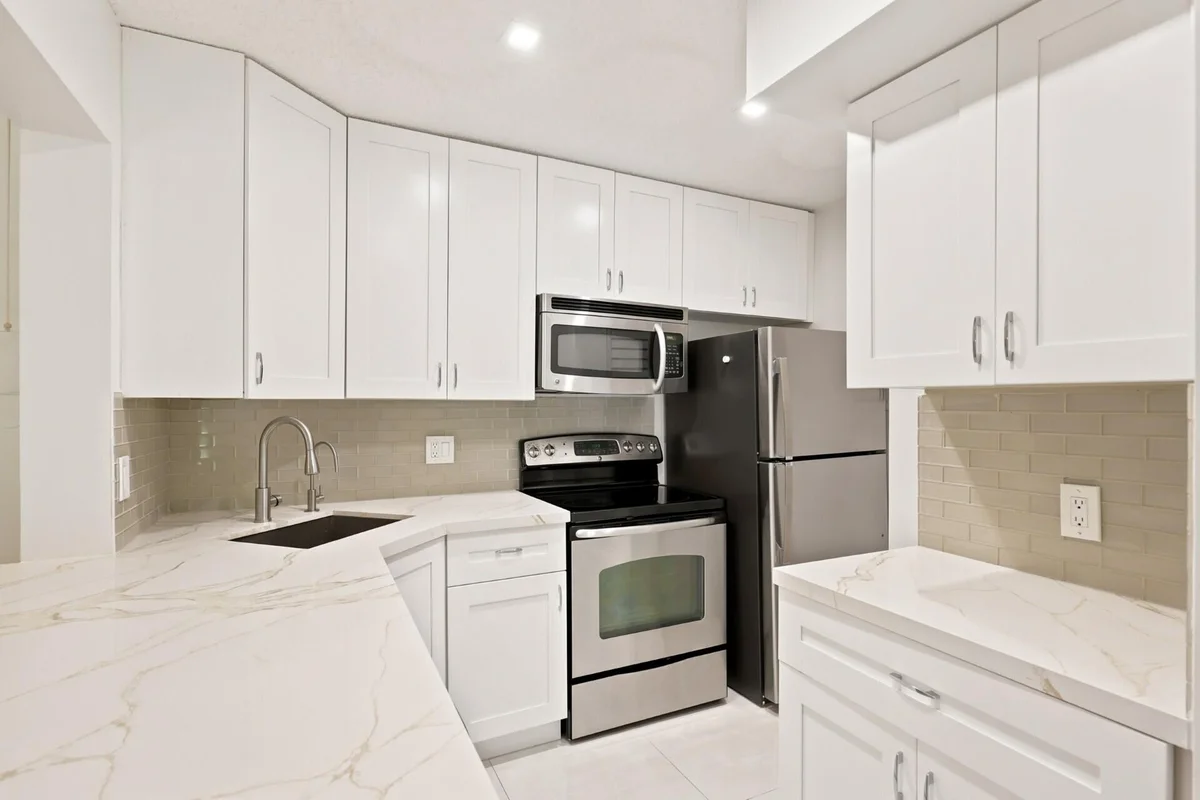 609 Sea Pine Way #F2, West Palm Beach: photo 1 of 20