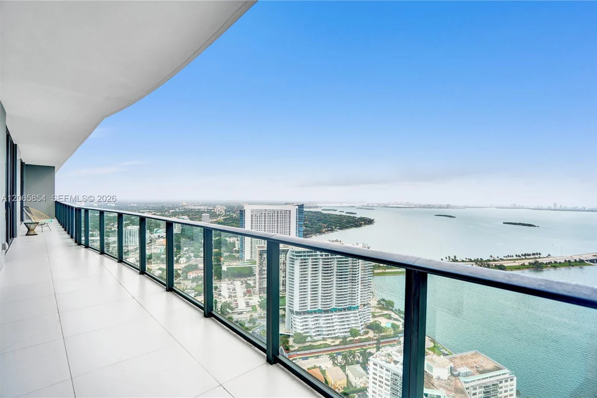 501 NE 31st St #PH4102, Miami: photo 1 of 40