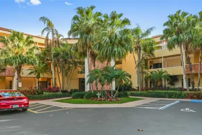 7520 La Paz Blvd #306, Boca Raton: photo 1 of 36