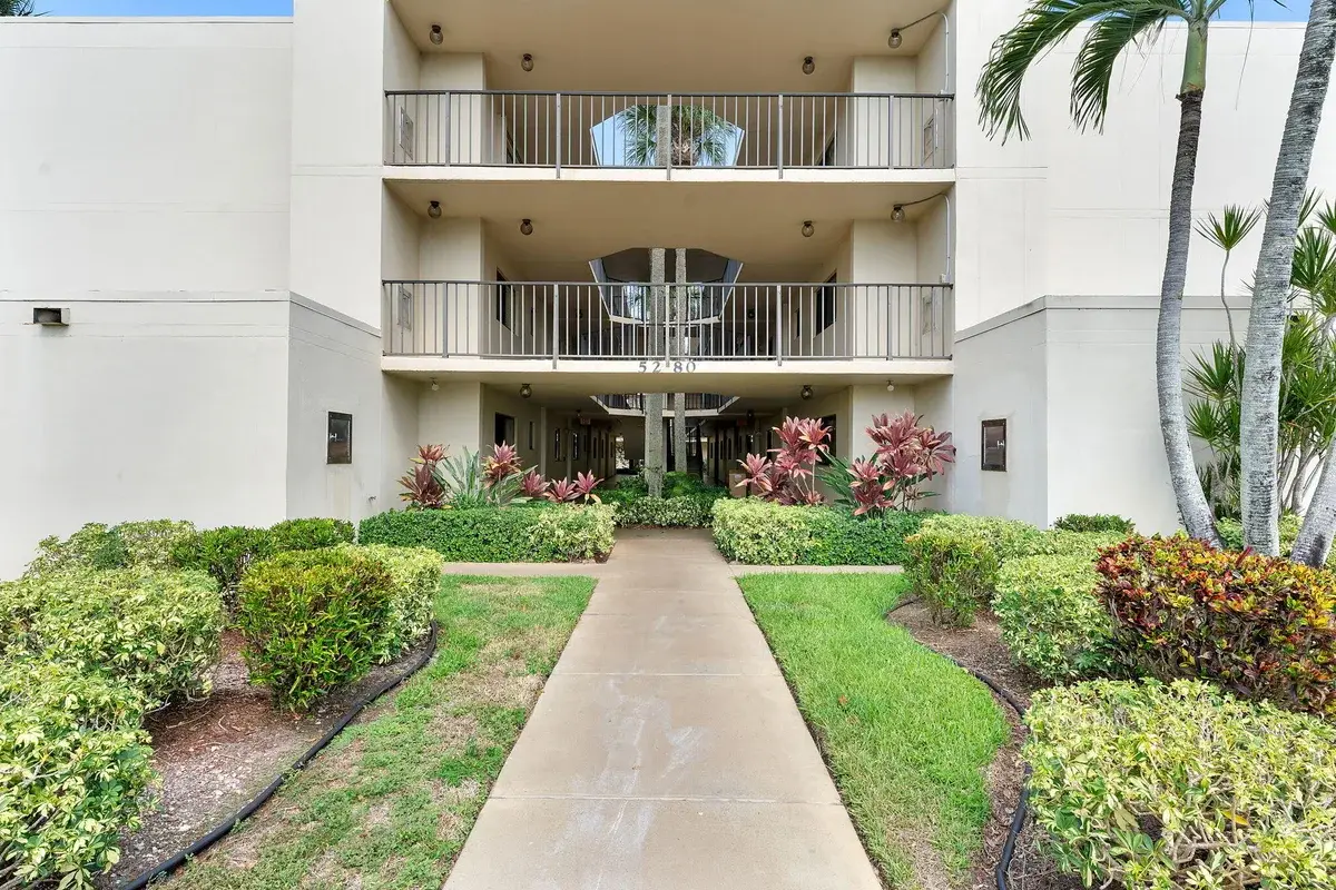 5280 Las Verdes Cir #124, Delray Beach: photo 1 of 17