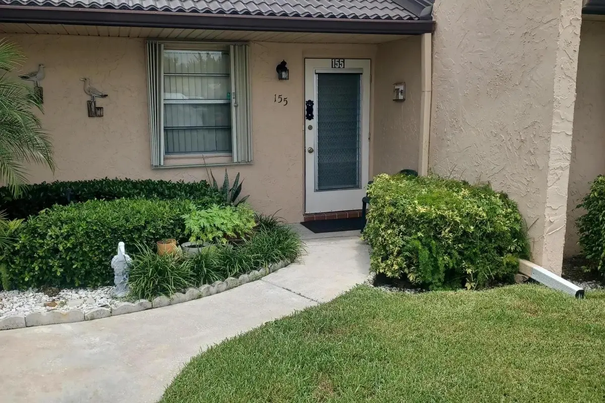 155 Lake Meryl Dr, West Palm Beach: photo 1 of 19