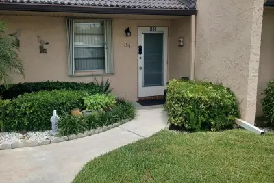 155 Lake Meryl Dr, West Palm Beach: photo 1 of 19