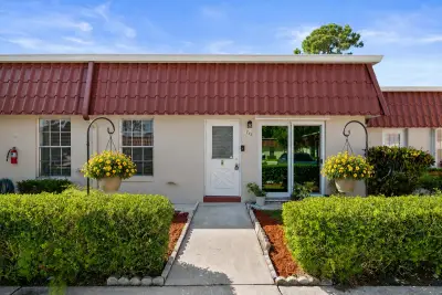 742 Nantucket Cir, Lake Worth: photo 1 of 42