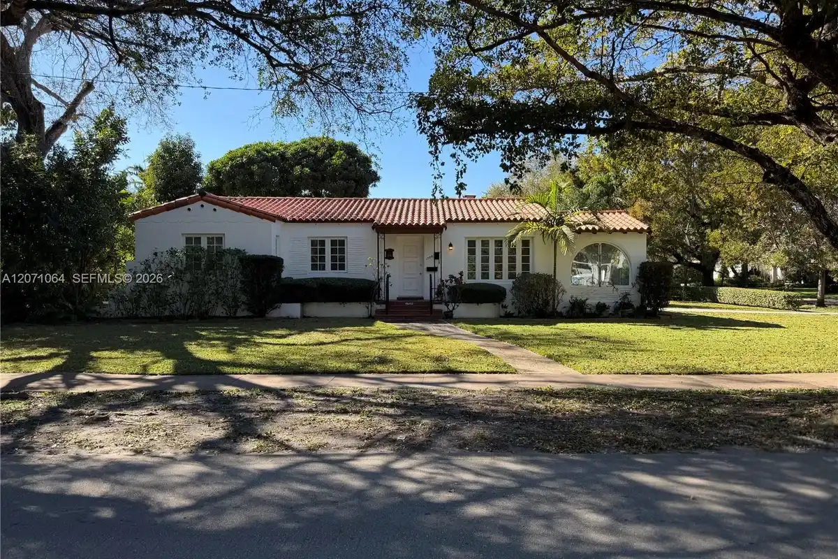 1700 Cortez St, Coral Gables: photo 1 of 18