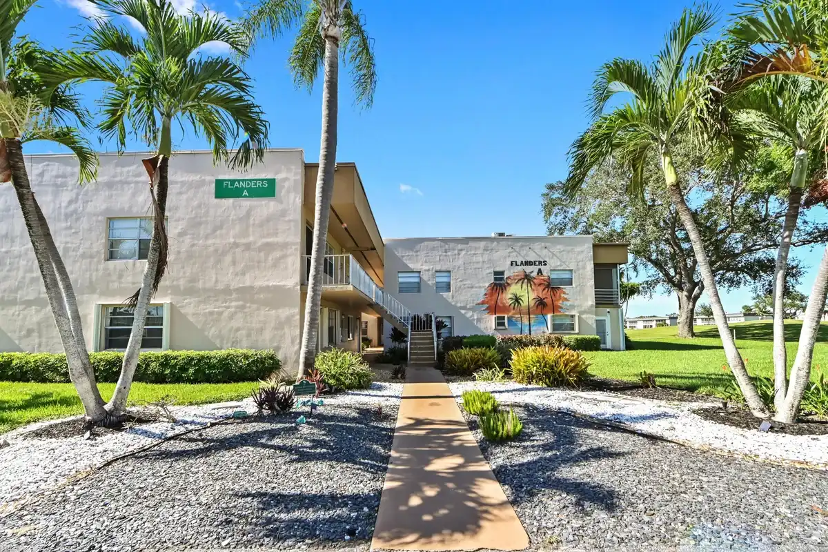 21 Flanders A, Delray Beach: photo 1 of 36