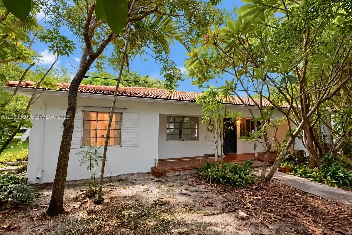 1120 NE 115th St, Biscayne Park: photo 1 of 23