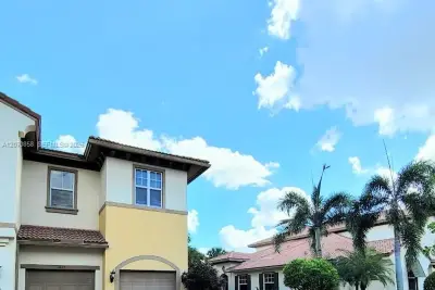 6033 NW 118th Dr, Coral Springs: photo 1 of 41