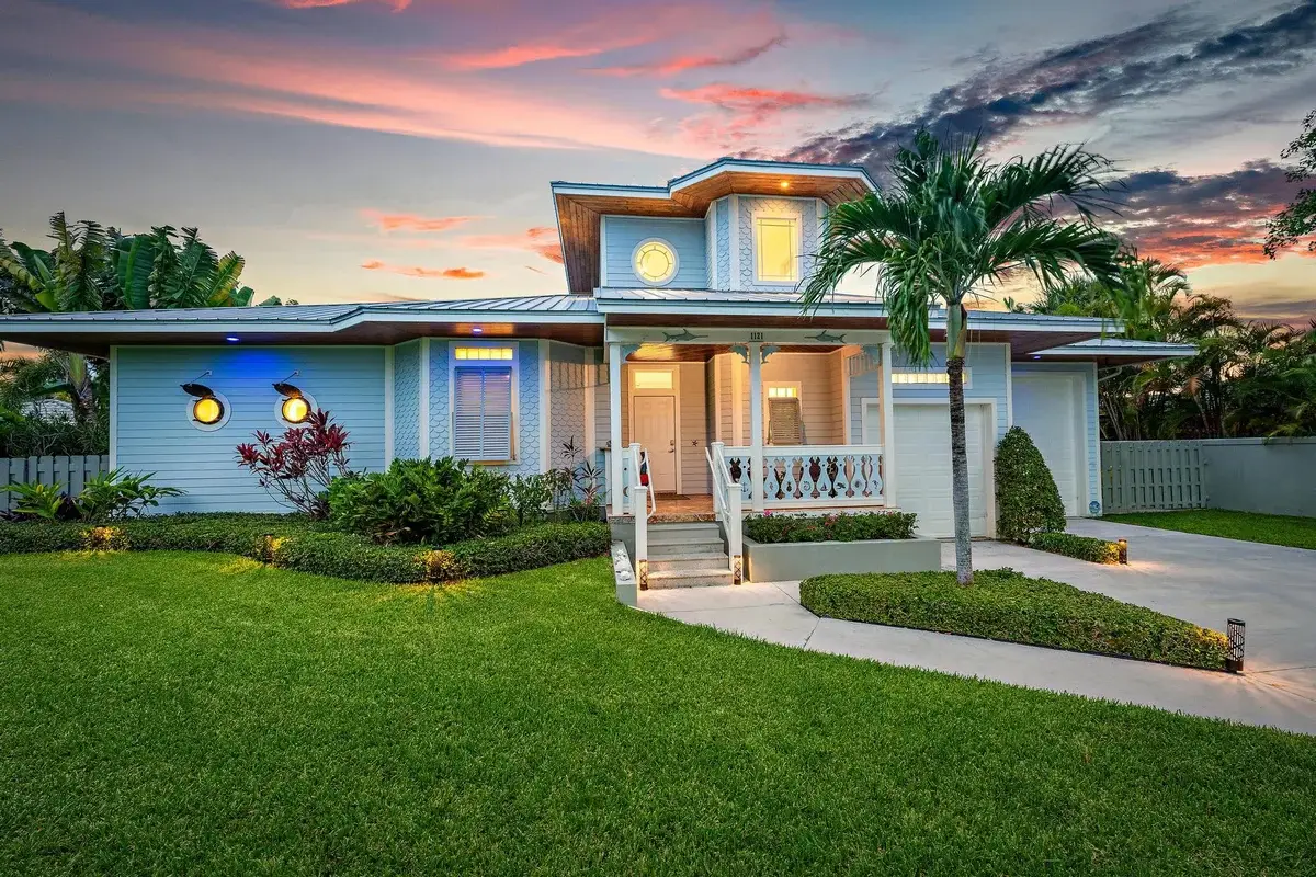 1121 Fairview Ln, Riviera Beach: photo 1 of 51