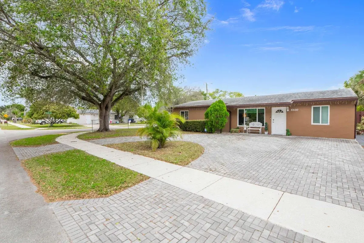 6500 SW 16th Ct, Pompano Beach: photo 1 of 47