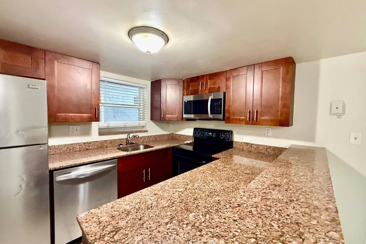 700 SW 81st Ave #1A, North Lauderdale: photo 1 of 11