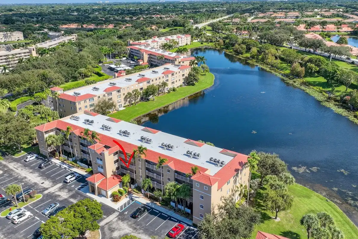 5842 Crystal Shores Dr #205, Boynton Beach: photo 1 of 32