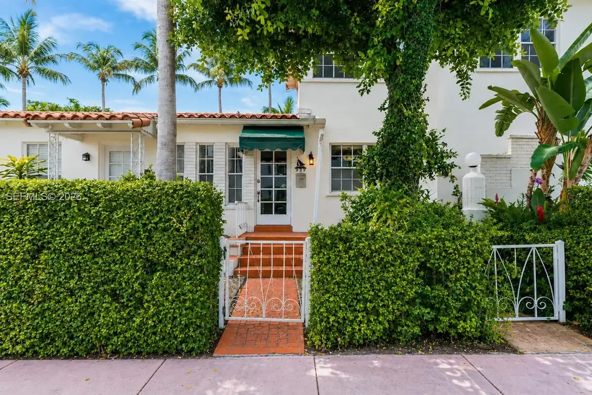 1605 Michigan Ave #929, Miami Beach: photo 1 of 22