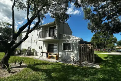 13290 NW 7th St, Plantation: photo 1 of 13
