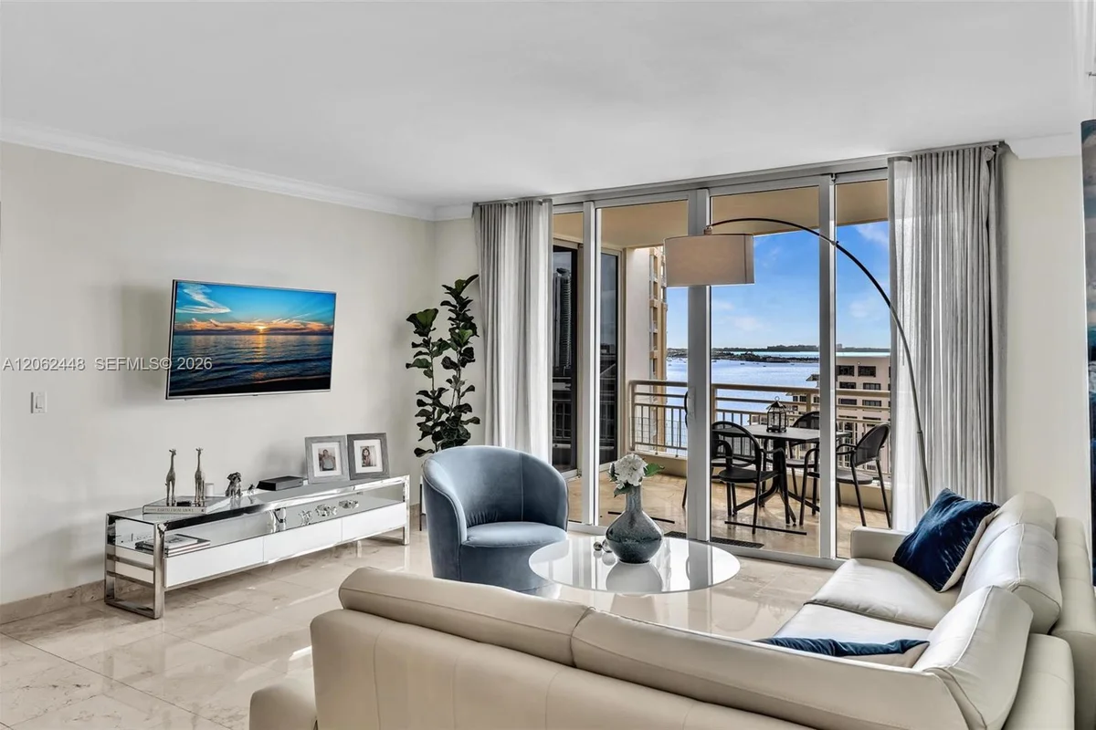 848 Brickell Key Dr #1805, Miami: photo 1 of 38