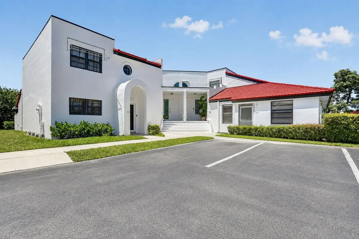 327 NW 36th Ave, Deerfield Beach: photo 1 of 42