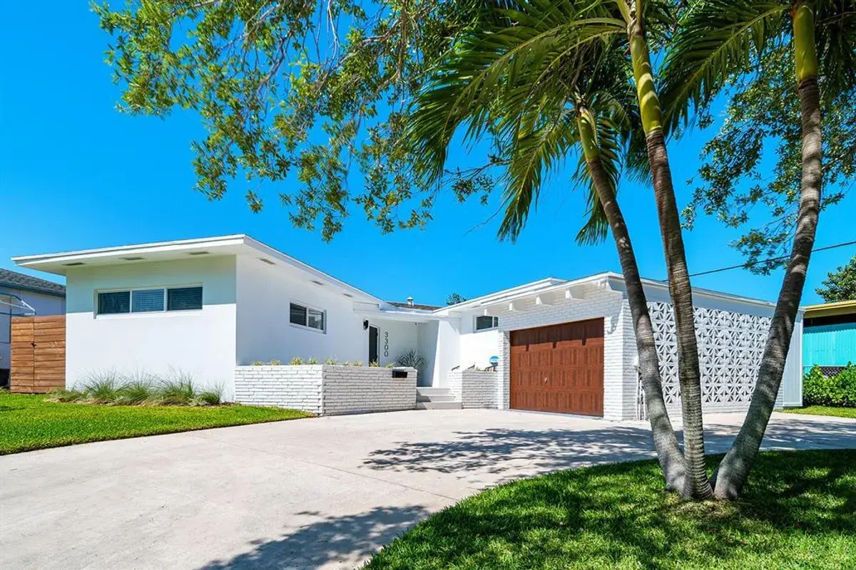 3300 Westview Ave, West Palm Beach: photo 1 of 41