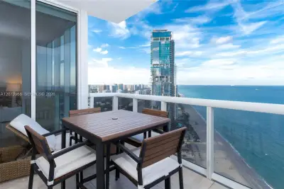 18201 Collins Ave #4208, Sunny Isles Beach: photo 1 of 22