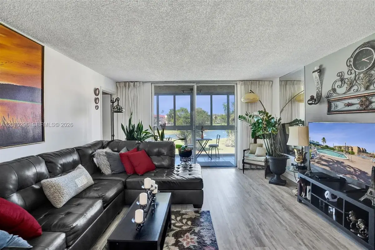 9461 Sunrise Lakes Blvd #208, Sunrise: photo 1 of 58