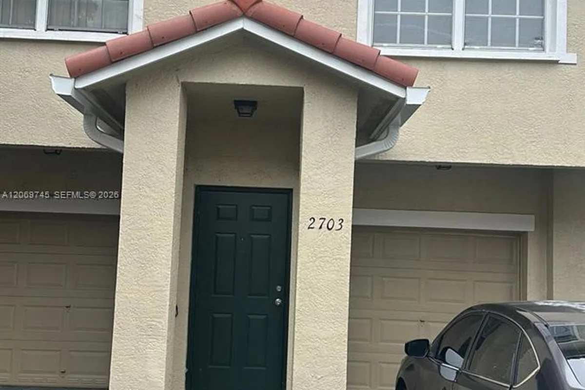 2703 Belmont Ln, North Lauderdale: photo 1 of 11