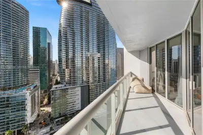465 Brickell Ave #2504, Miami: photo 1 of 26