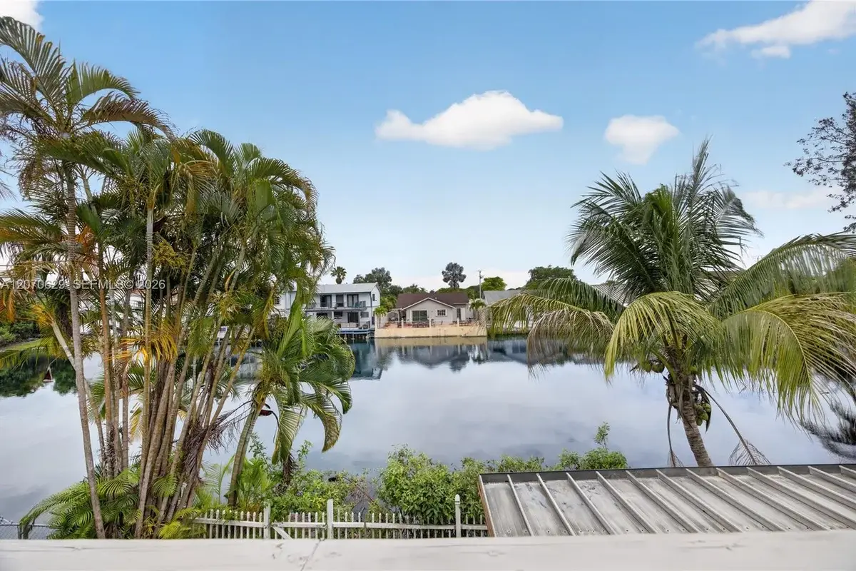 8210 SW 96th Ct, Miami: photo 1 of 78