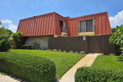 3232 Meridian Way N #B, Palm Beach Gardens: photo 1 of 16