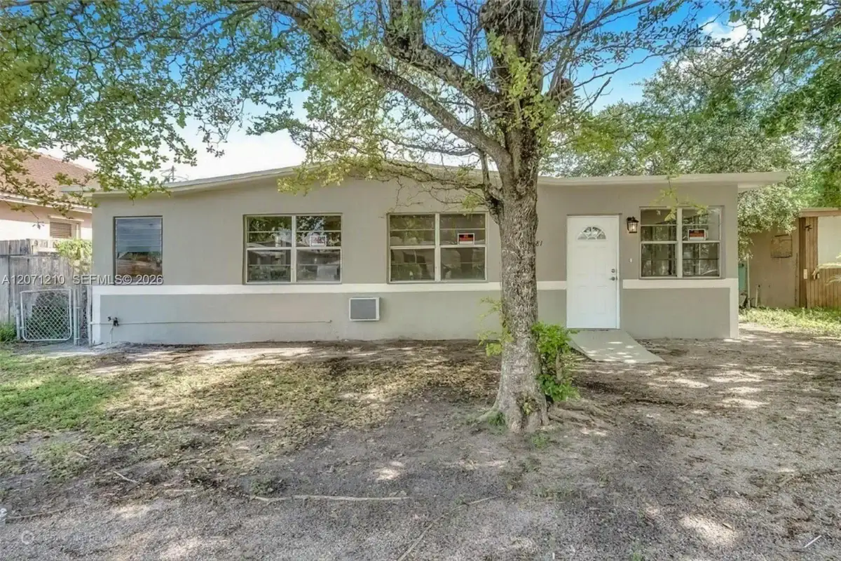 2781 NW 13th Ct, Fort Lauderdale: photo 1 of 11