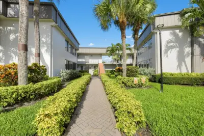 464 Piedmont J, Delray Beach: photo 1 of 32