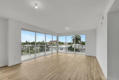 117 Lake Ave #304, Lake Worth Beach: photo 1 of 55