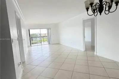 1350 SW 122nd Ave #404, Miami: photo 1 of 26
