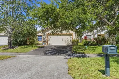 3211 NW 123 Ave, Coral Springs: photo 1 of 28