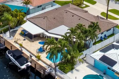 491 SE 10th Ave, Pompano Beach: photo 1 of 55