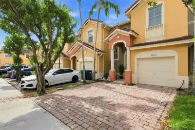 16628 SW 79th Ter, Miami: photo 1 of 25
