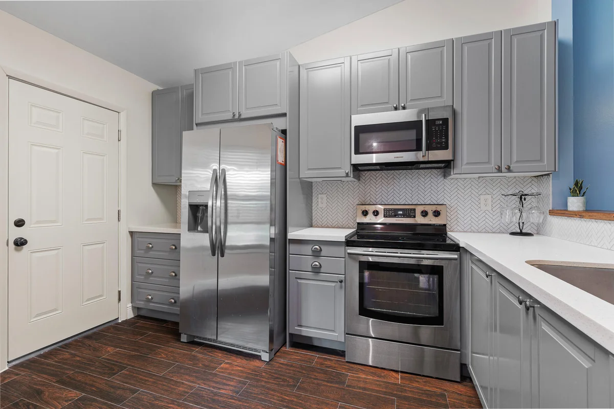7660 NW 96th Ter, Tamarac: photo 1 of 32
