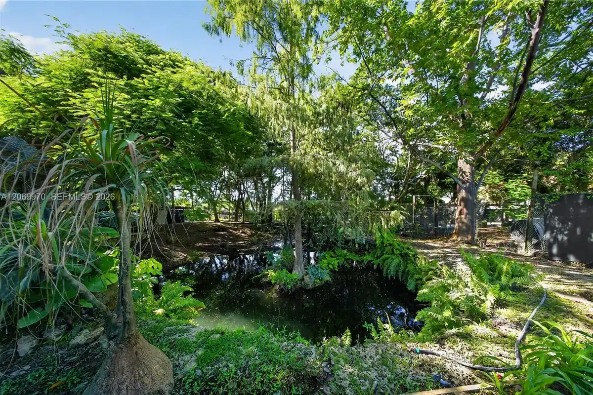 House in Homestead: photo 1 of 48