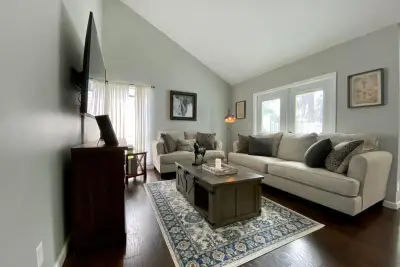 453 Park Forest Way, Wellington: photo 1 of 22