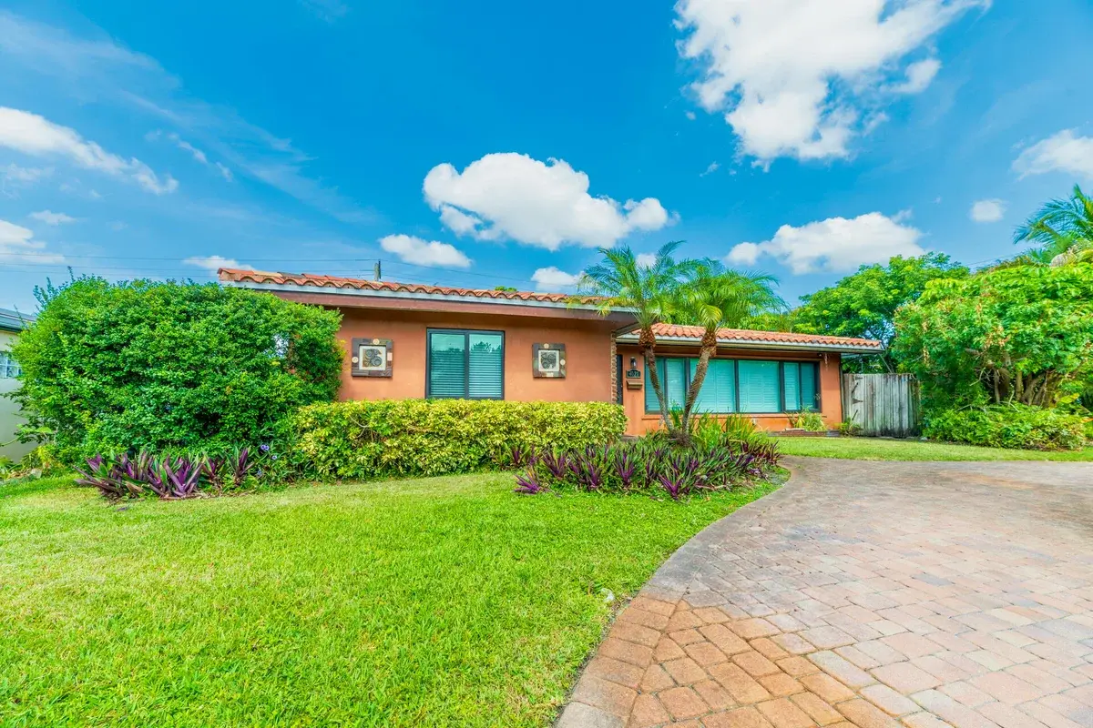 4621 NE 18th Ter, Fort Lauderdale: photo 1 of 52