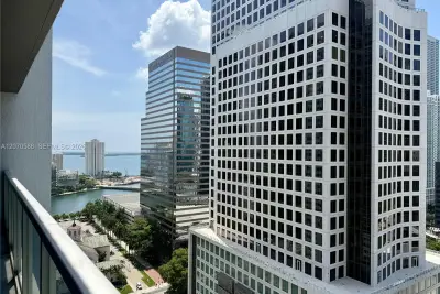 55 SE 6th St #2404, Miami: photo 1 of 27