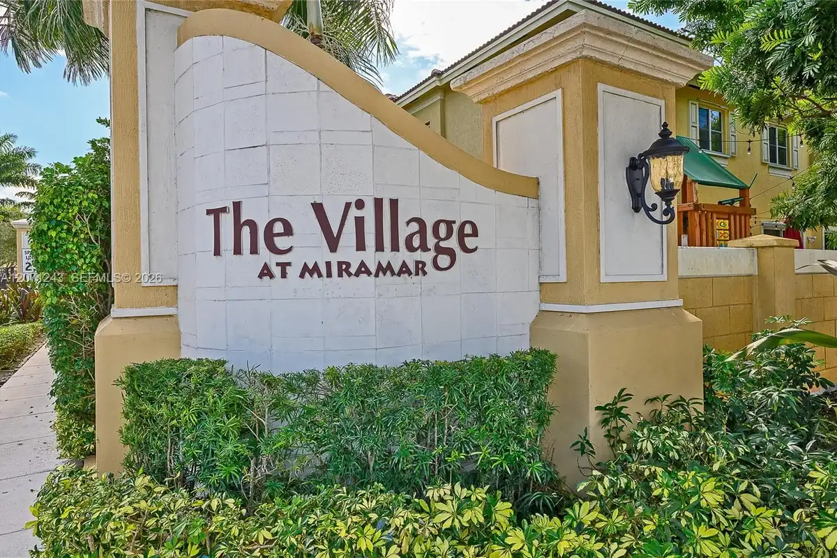 1810 SW 91st Ave, Miramar: photo 1 of 51