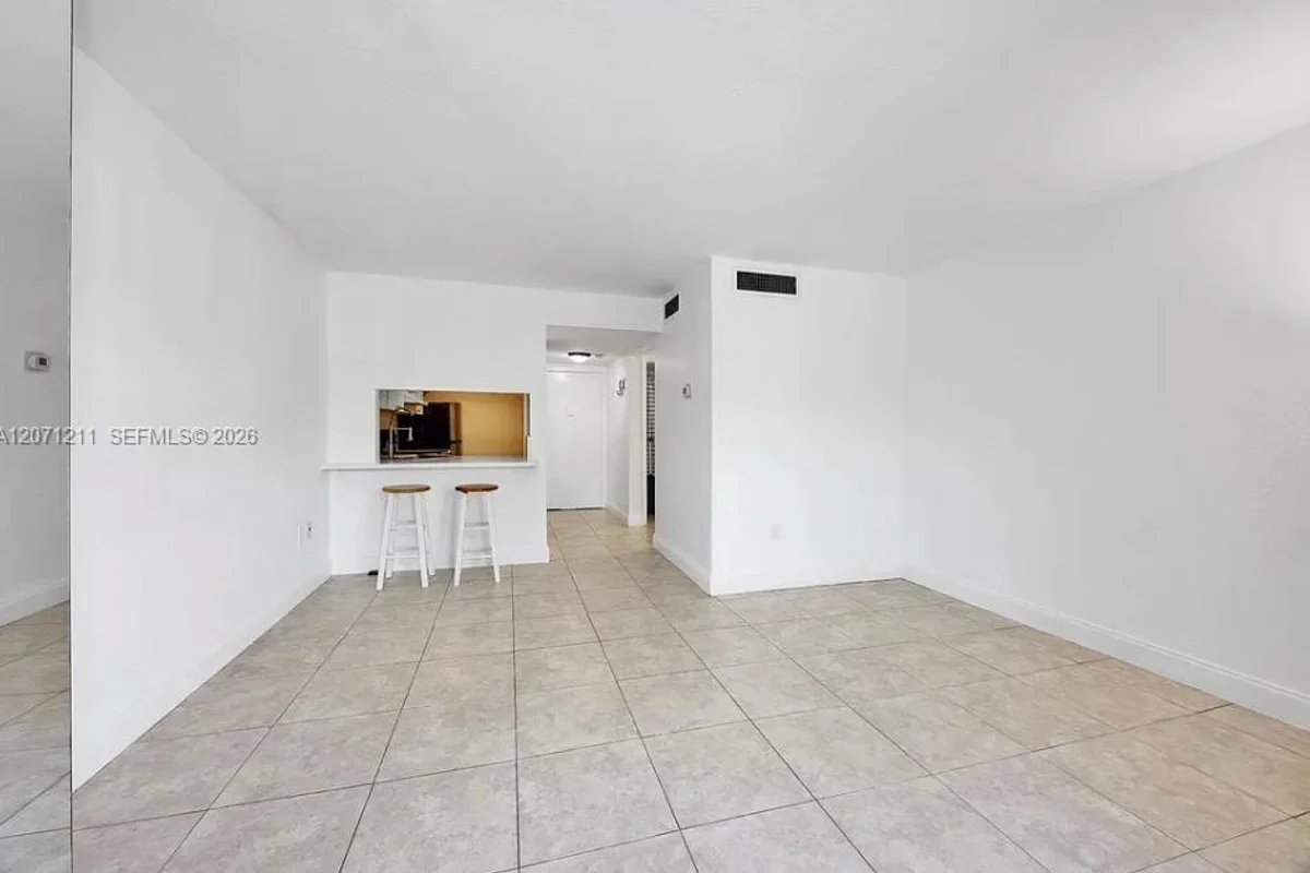 7403 SW 82nd St #207N, Miami: photo 1 of 15