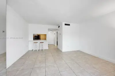 7403 SW 82nd St #207N, Miami: photo 1 of 15