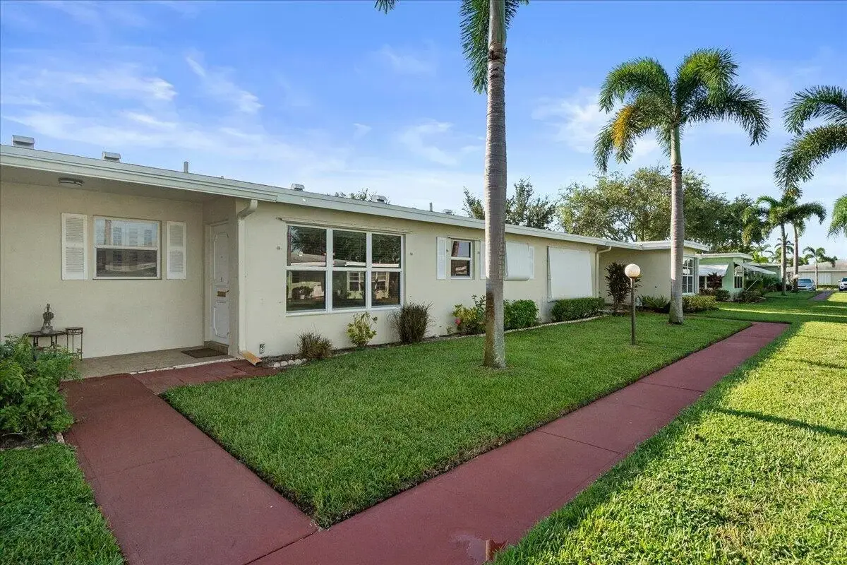 220 Country Ln #B, Boynton Beach: photo 1 of 26