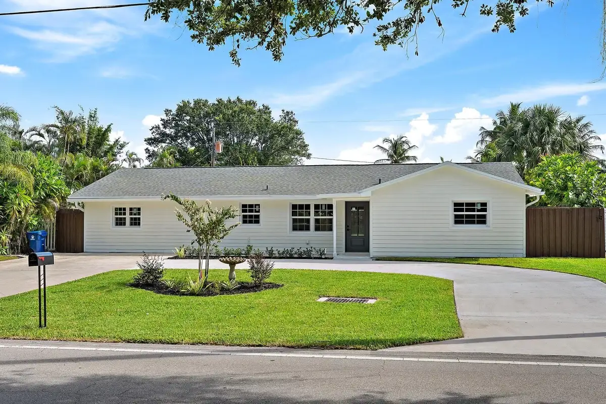 109 E Riverside Dr, Jupiter: photo 1 of 36
