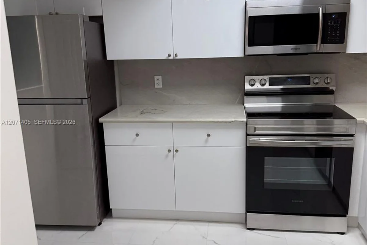 706 Palm Beach Trace Dr, Royal Palm Beach: photo 1 of 2