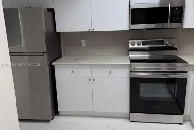 706 Palm Beach Trace Dr, Royal Palm Beach: photo 1 of 2