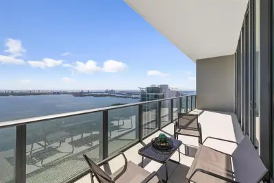 480 NE 31st St #PH5303, Miami: photo 1 of 35