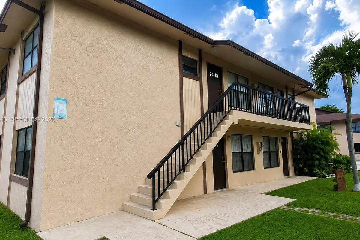 6605 W 26th Dr #24-18, Hialeah: photo 1 of 12