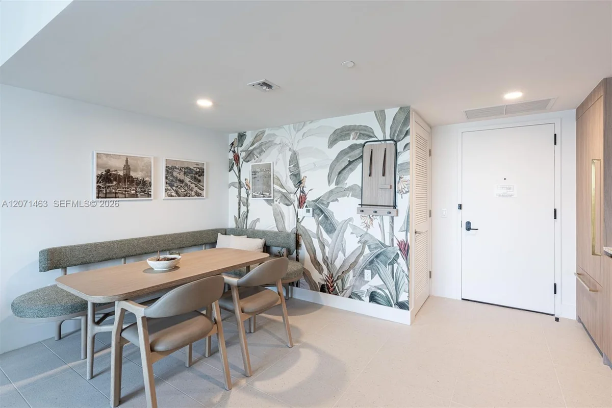 159 NE 6th St #3109, Miami: photo 1 of 28